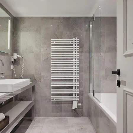 Mountain King 아파트