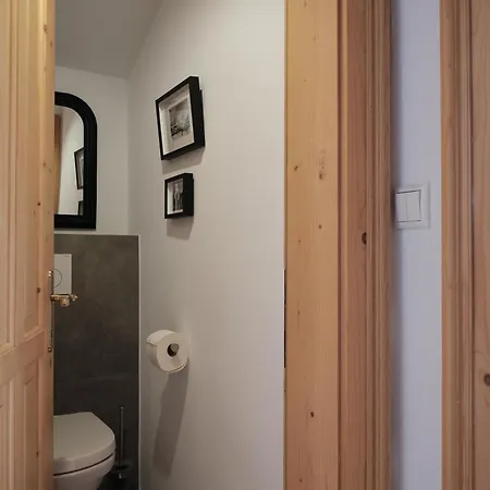 Mountain King Apartment *