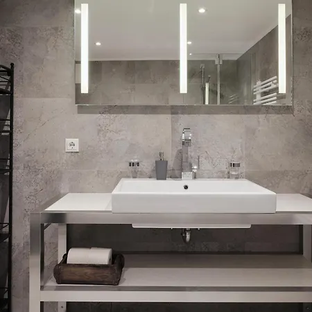 Mountain King Apartment *